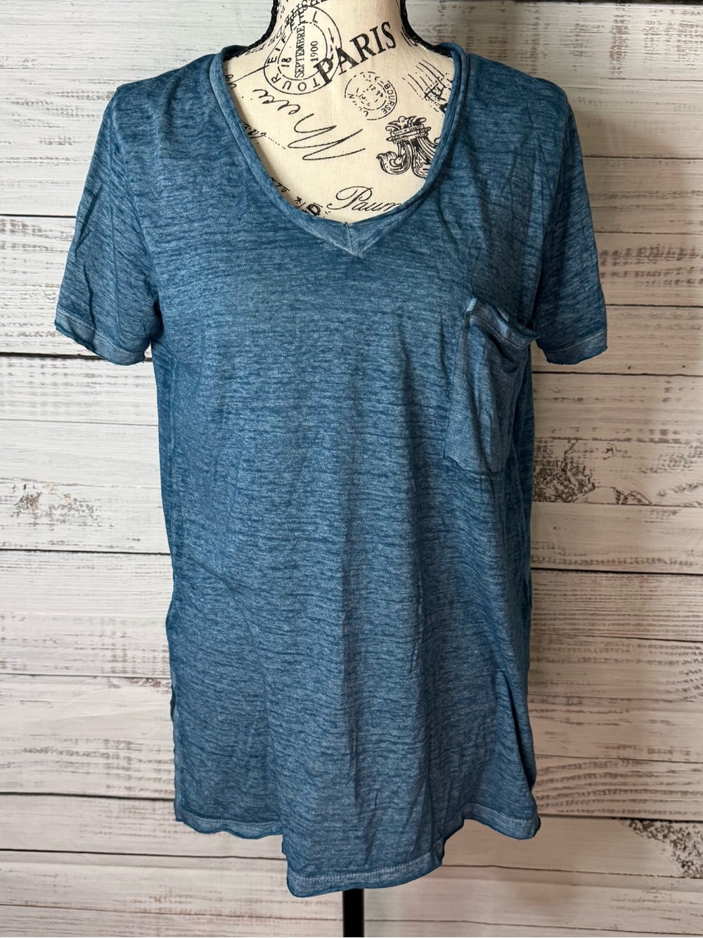 Women's Teal V-Neck Pocket Tee size L